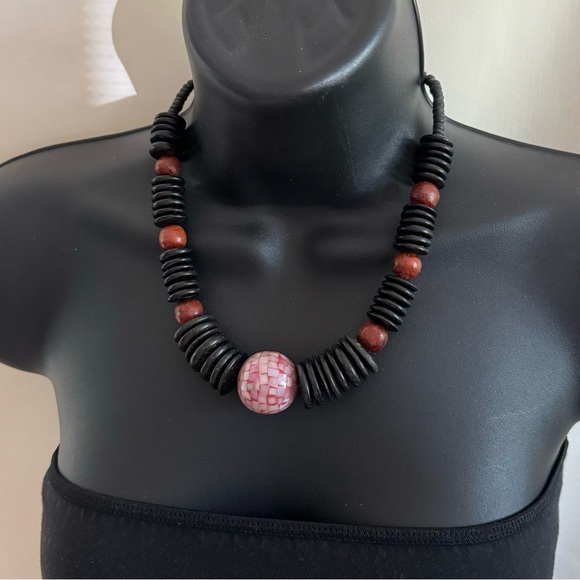 Necklace Vtg wood button beads necklace and mother of pearl mosaic inlay pendant - Picture 1 of 3
